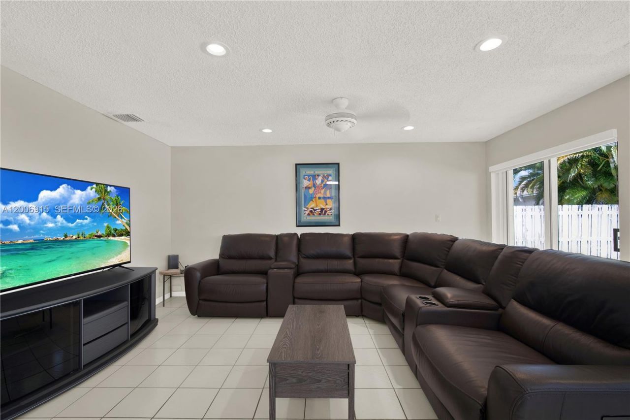 17637 SW 28th Ct, Miramar, FL 33029 Photo