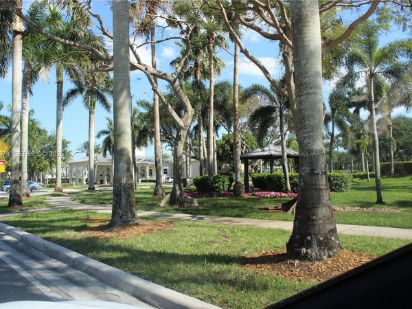 3211 SE 6th St, Homestead, FL 33033