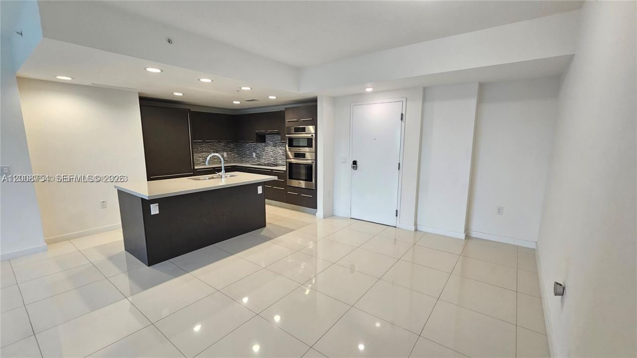 7875 NW 107th Ave , Unit 510, Doral, FL 33178 Photo