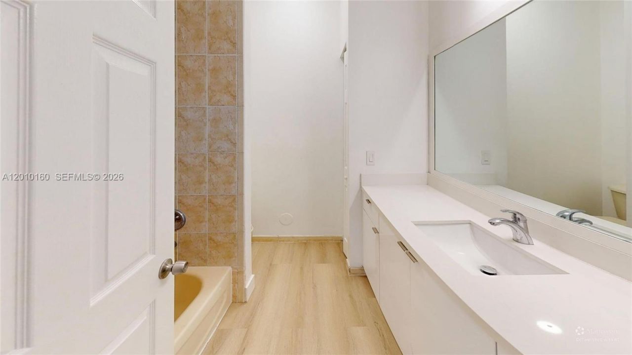 372 NE 26th Pl , Unit 201, Homestead, FL 33033 Photo