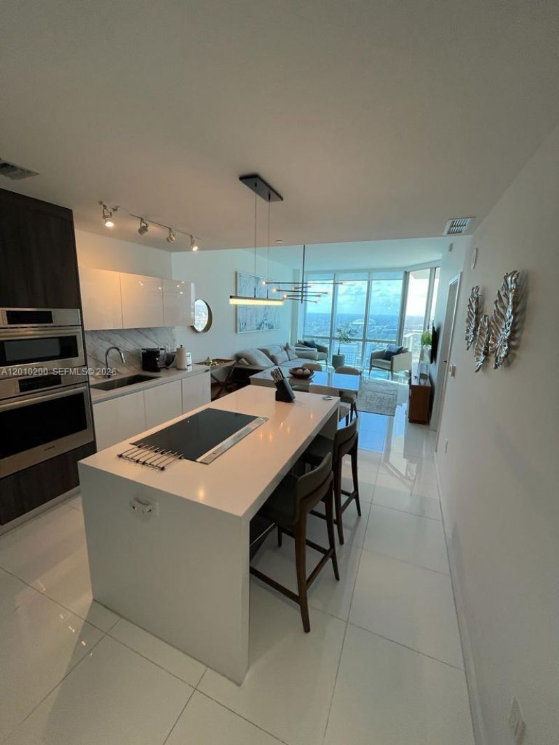 851 NE 1st Ave , Unit 3806, Miami, FL 33132 Photo
