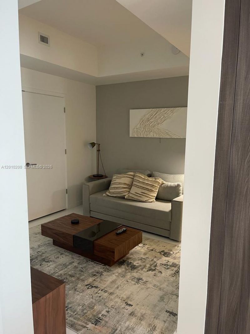 851 NE 1st Ave , Unit 3806, Miami, FL 33132 Photo
