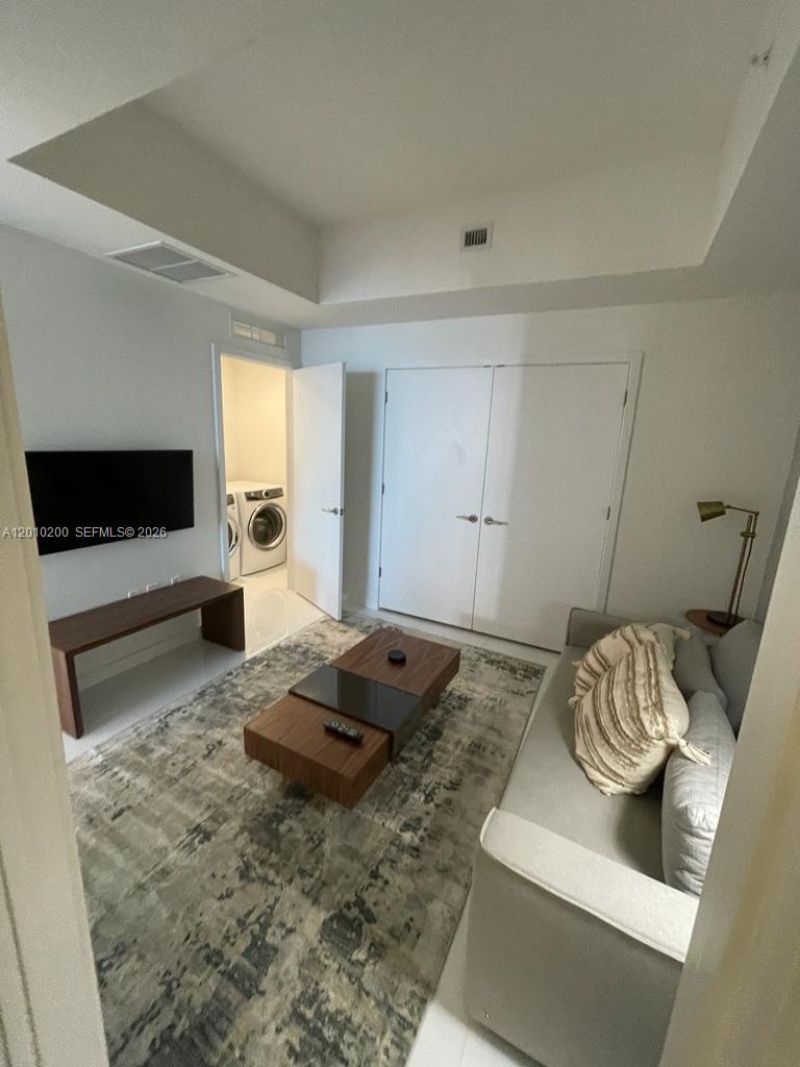 851 NE 1st Ave , Unit 3806, Miami, FL 33132 Photo