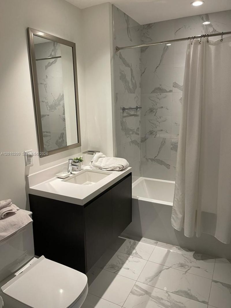 851 NE 1st Ave , Unit 3806, Miami, FL 33132 Photo