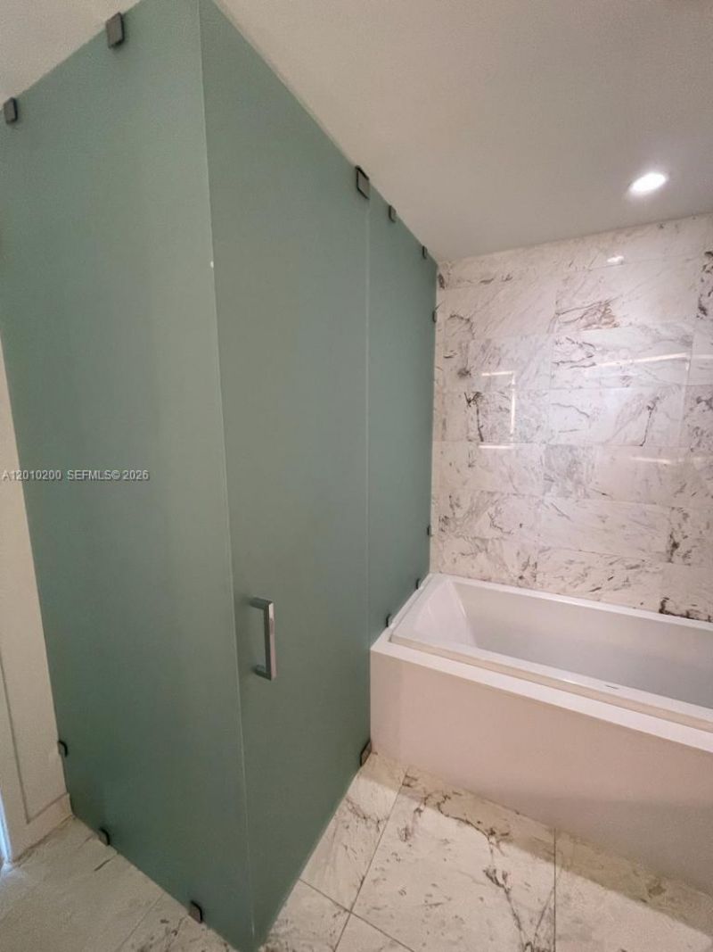 851 NE 1st Ave , Unit 3806, Miami, FL 33132 Photo