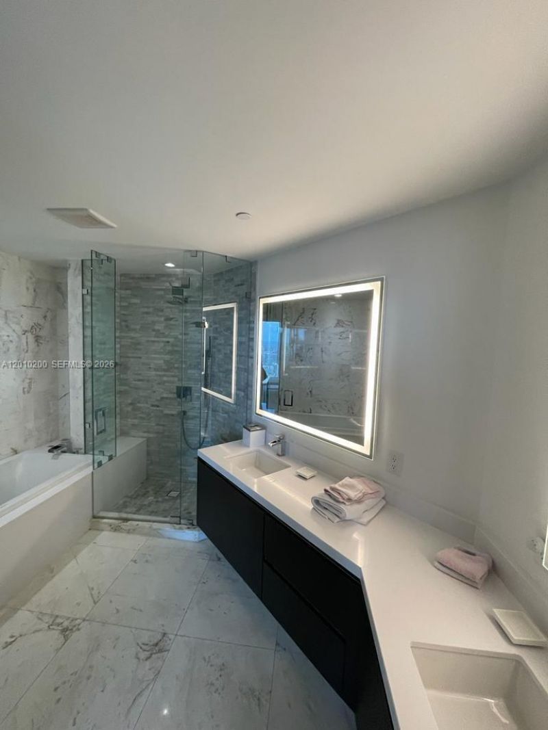 851 NE 1st Ave , Unit 3806, Miami, FL 33132 Photo