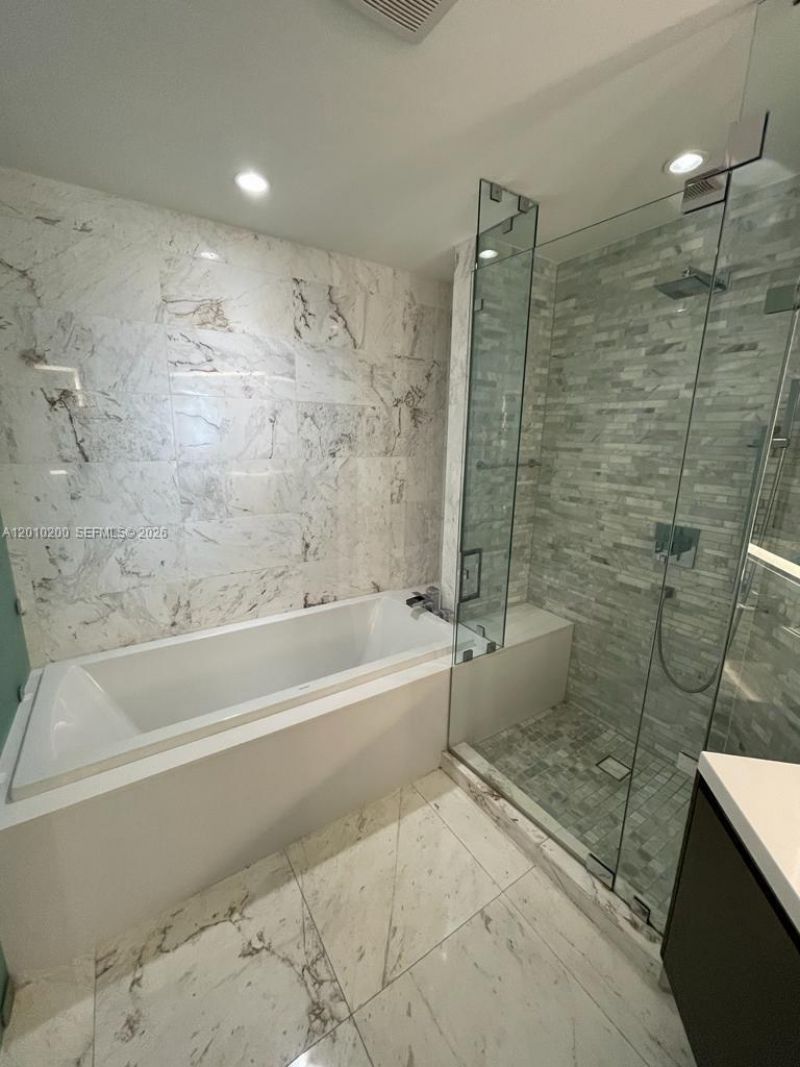 851 NE 1st Ave , Unit 3806, Miami, FL 33132 Photo
