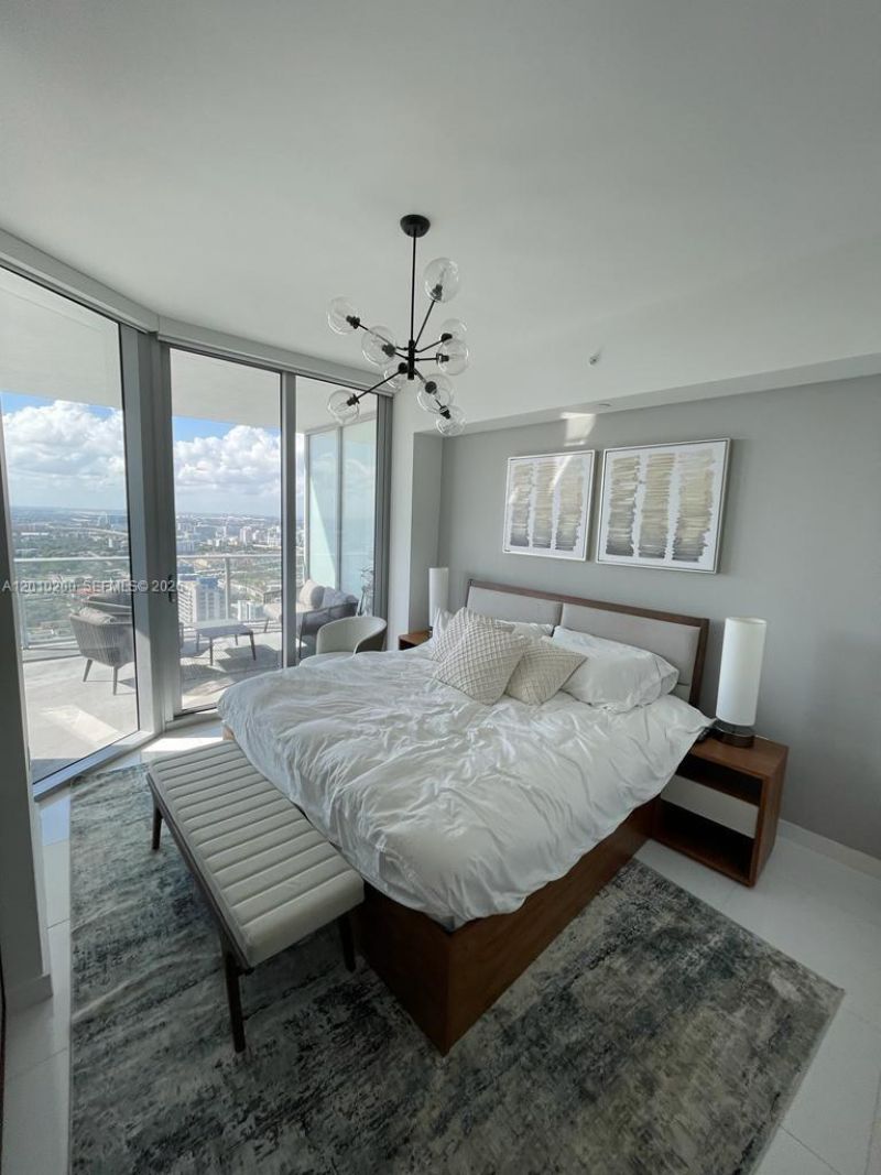 851 NE 1st Ave , Unit 3806, Miami, FL 33132 Photo