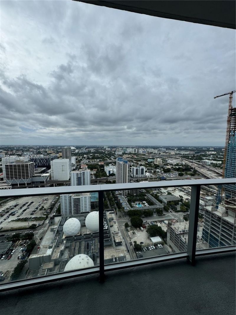 851 NE 1st Ave , Unit 3806, Miami, FL 33132 Photo
