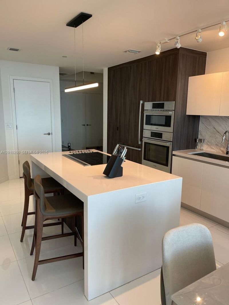 851 NE 1st Ave , Unit 3806, Miami, FL 33132 Photo