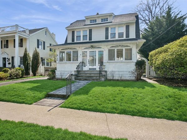 101 Harvard Avenue, Rockville Centre, NY 11570