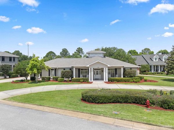 510 Windrose Cir, Pensacola, FL 32507
