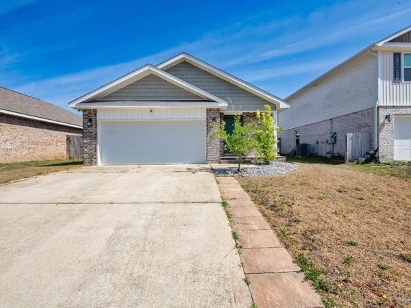 6480 Churchill Cir, Milton, FL 32583