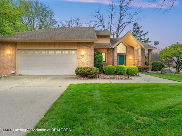 3601 Muirfield Drive, Lansing, MI 48911