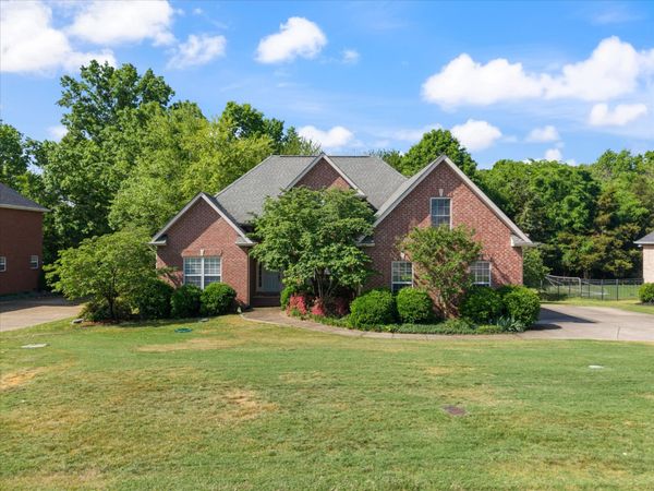 319 Eclipse Dr , Murfreesboro, TN 37129