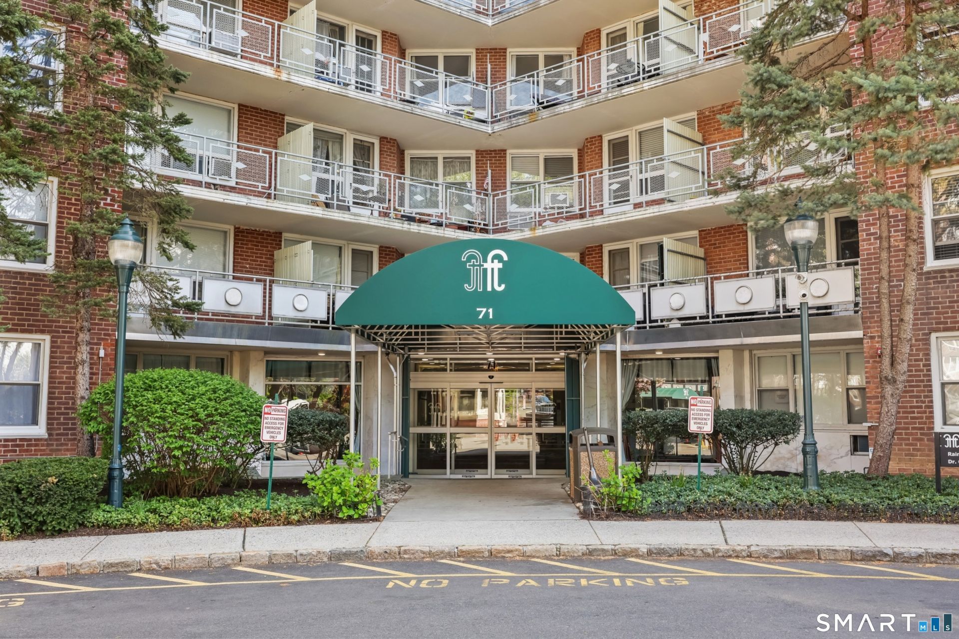 71 Strawberry Hill, Unit 1016, Stamford, CT 06902 Main Photo