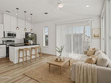 2217 N Fitzhugh Avenue, Unit 301, Dallas, TX 75204