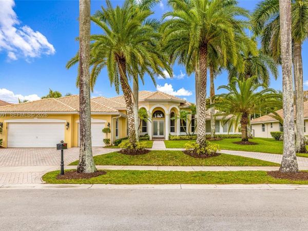 2477 Poinciana Dr , Weston, FL 33327