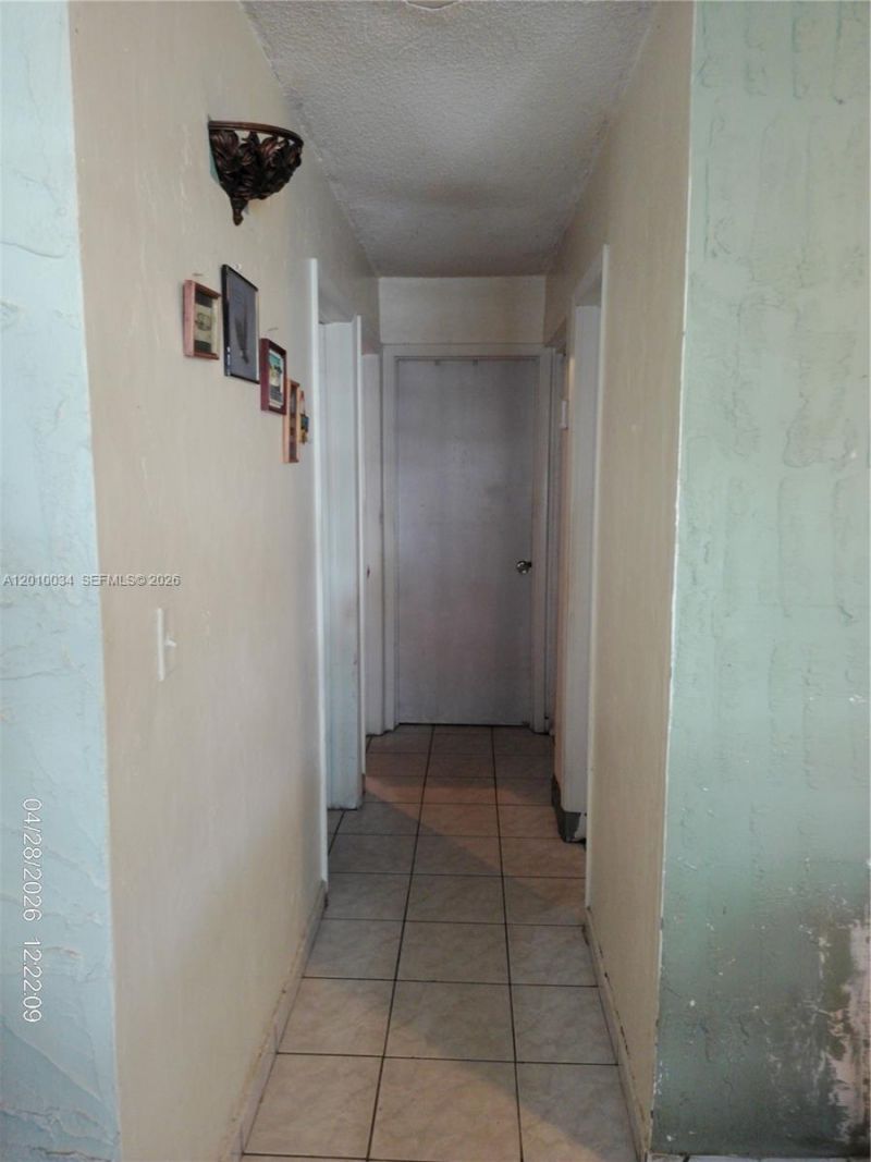 11412 SW 41st St , Miami, FL 33165 Photo