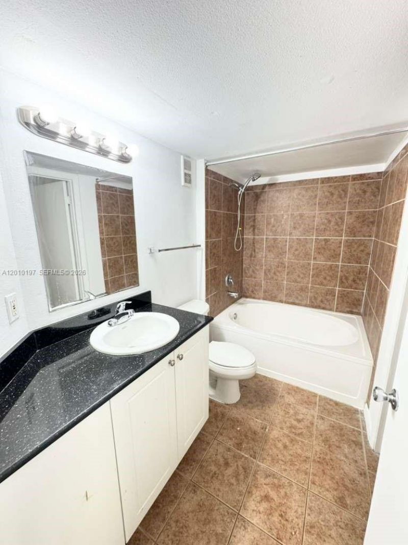 4767 Via Palm Lks, Unit 204, West Palm Beach, FL 33417 Photo