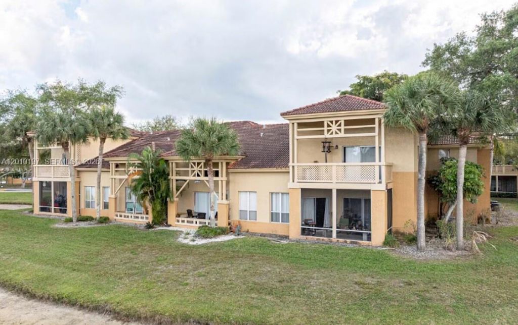 4767 Via Palm Lks, Unit 204, West Palm Beach, FL 33417 Photo