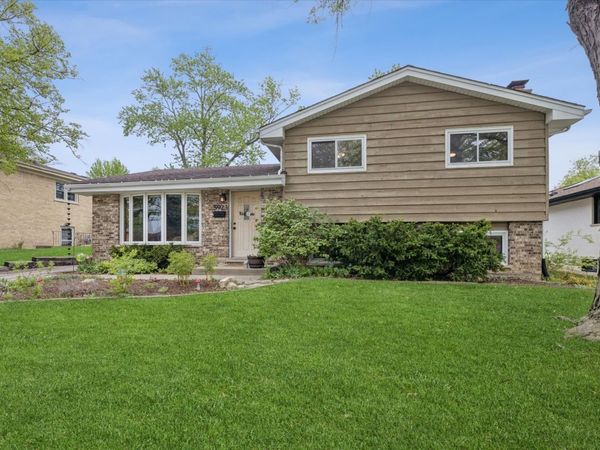 5923 Brookbank Road, Downers Grove, IL 60516