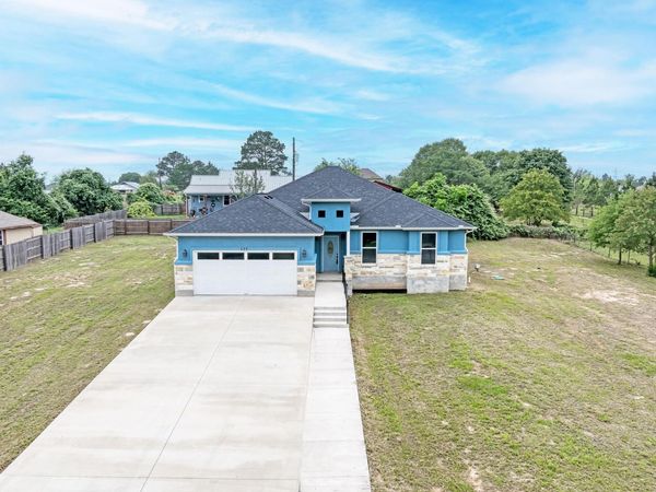 125 Comanche DR , Paige, TX 78659