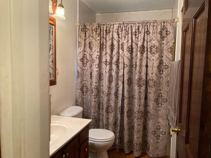 5083 Jameson Drive, Columbus, OH 43232 Photo 9