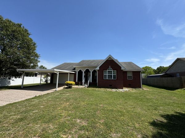 1011 Shirley Dr , Lebanon, TN 37087