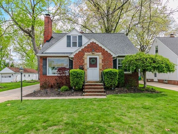 281 E 286th Street , Willowick, OH 44095