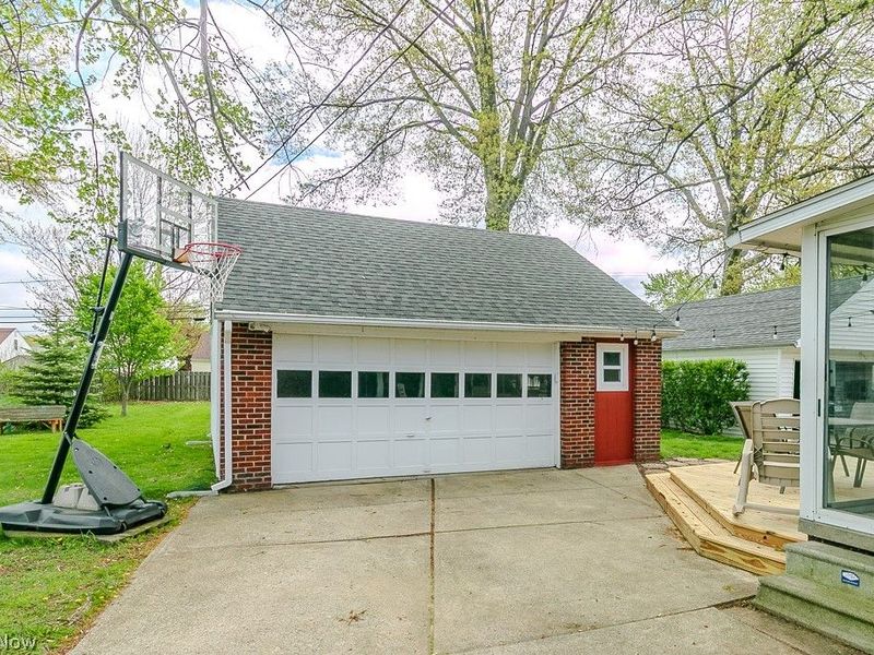 281 E 286th Street, Willowick, OH 44095 Photo 6