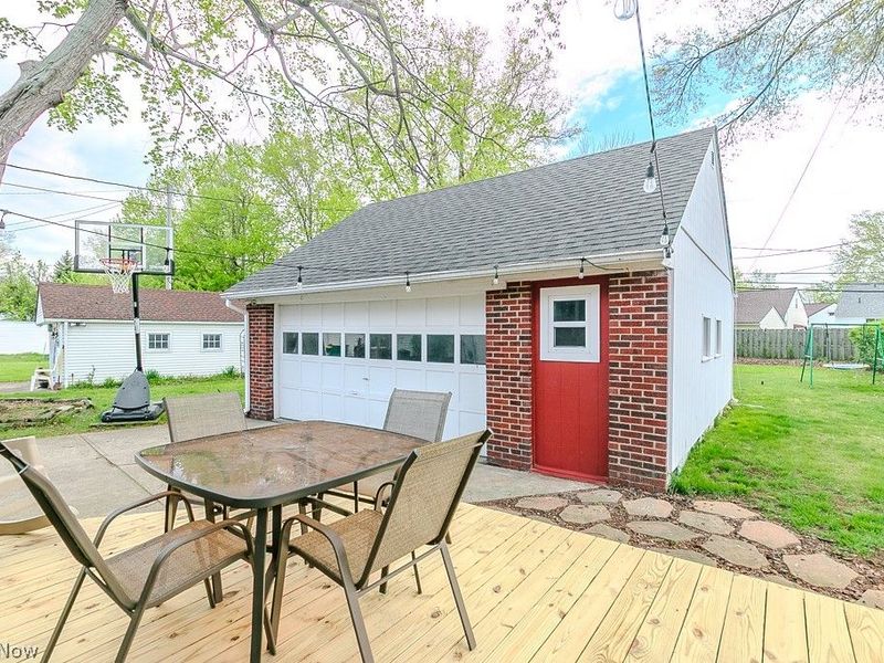 281 E 286th Street, Willowick, OH 44095 Photo 8