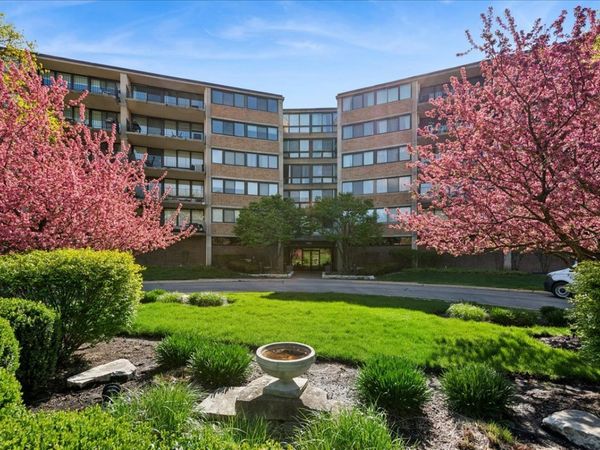 101 Bar Harbour Road, Unit 4L, Schaumburg, IL 60193