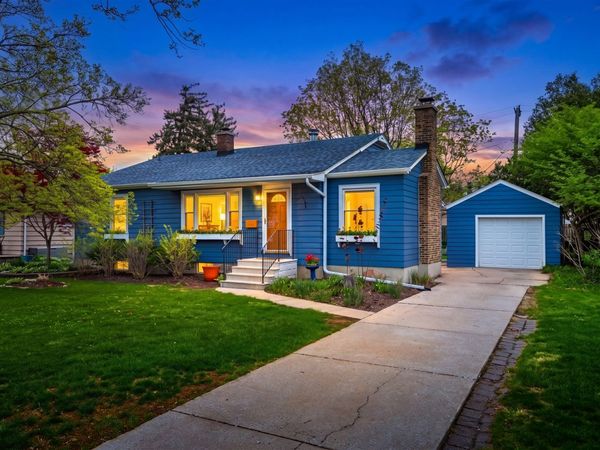 826 N Main Street , Naperville, IL 60563