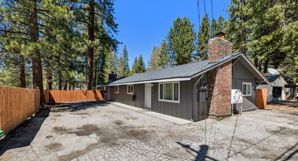 2233 Washington Avenue, South Lake Tahoe, CA 96150 Photo