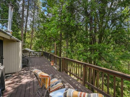 238 Cedar Dr, Hathaway Pines, CA 95233 Photo