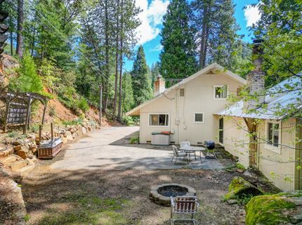 238 Cedar Dr, Hathaway Pines, CA 95233 Photo