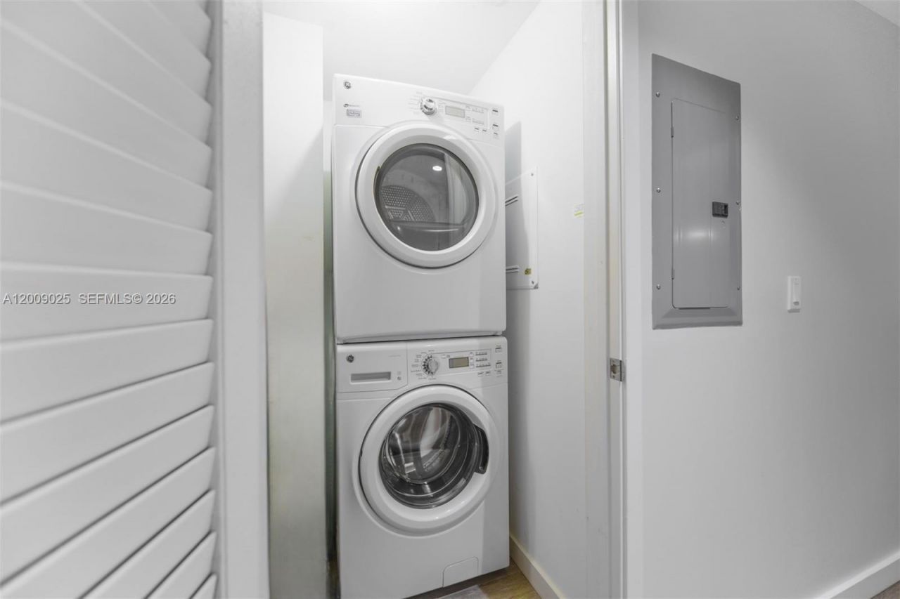 1010 Brickell Ave, Unit 2910, Miami, FL 33131 Photo