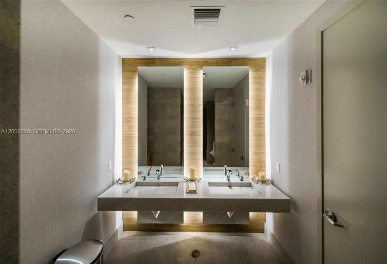 1010 Brickell Ave, Unit 2910, Miami, FL 33131 Photo