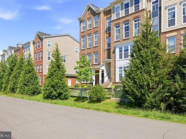 43487 TOWN GATE SQUARE, CHANTILLY, VA 20152