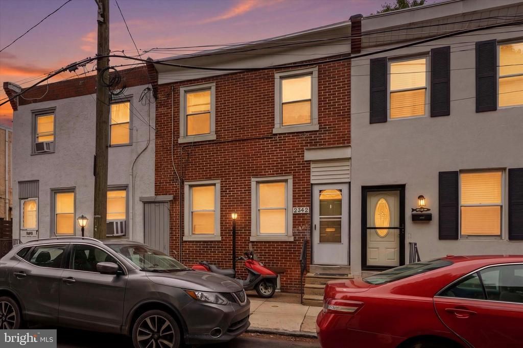 2442 E Gordon Street, Philadelphia, PA 19125 Main Photo