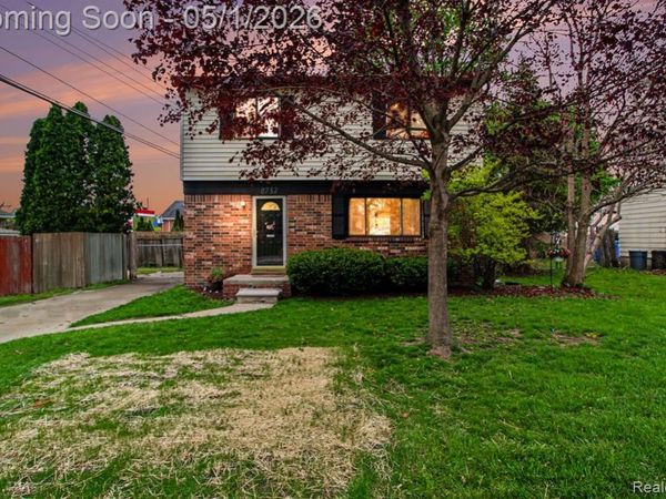 8732 Fremont Street, Westland, MI 48185