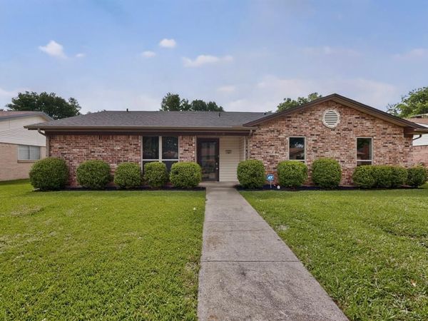 949 Meadowdale Circle, Garland, TX 75043