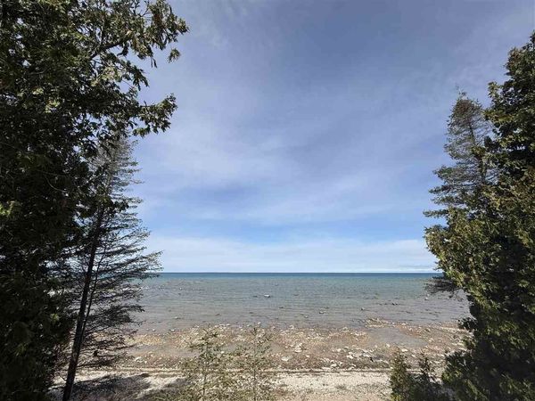 4195 Lakeshore Drive, Charlevoix, MI 49720
