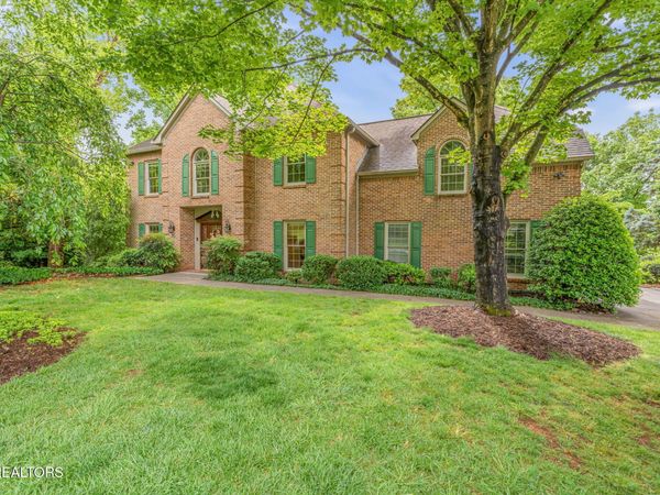 713 Summit Lake Court, Knoxville, TN 37922