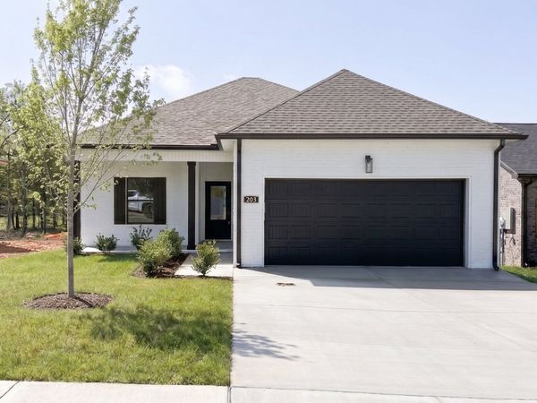 203 Sandalwood Way , Dickson, TN 37055