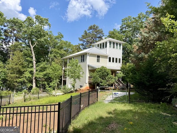 27 Classic Drive, Hartwell, GA 30643