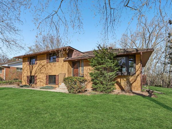2526 Bittersweet Lane, Maplewood, MN 55109