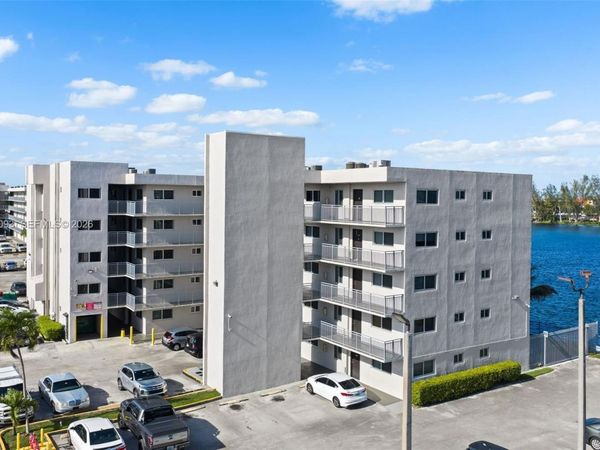 9915 W Okeechobee Rd , Unit 2-403, Hialeah Gardens, FL 33016