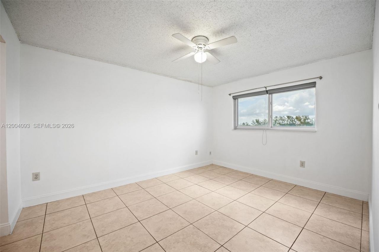 9915 W Okeechobee Rd , Unit 2-403, Hialeah Gardens, FL 33016 Photo